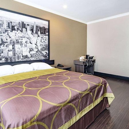 Super 8 By Wyndham North Hollywood Motel Los Angeles Exterior foto
